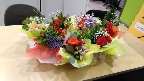 フラワーアレンジメントが届きました。