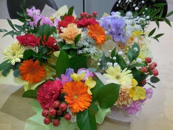 「フラワーアレンジメント」が届きました。